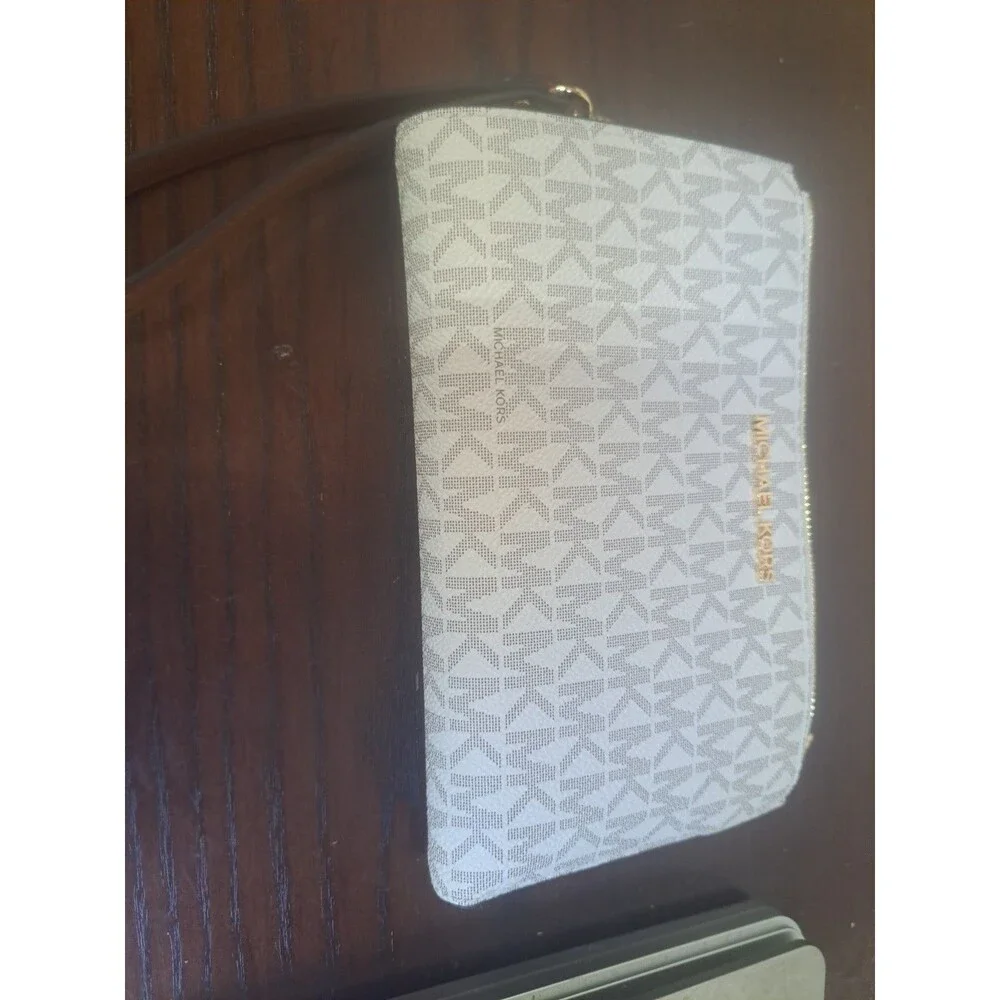 Michael Kors Jet Set Wristlet Vanilla With Signature Logo 35F8GTVWOB